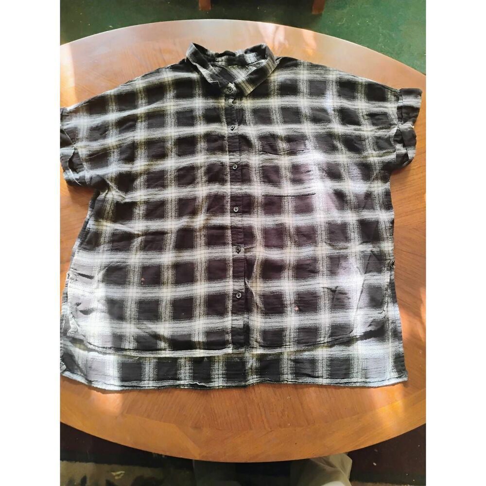 (1317) Distinction of America Plaid Shirt - Size: XL